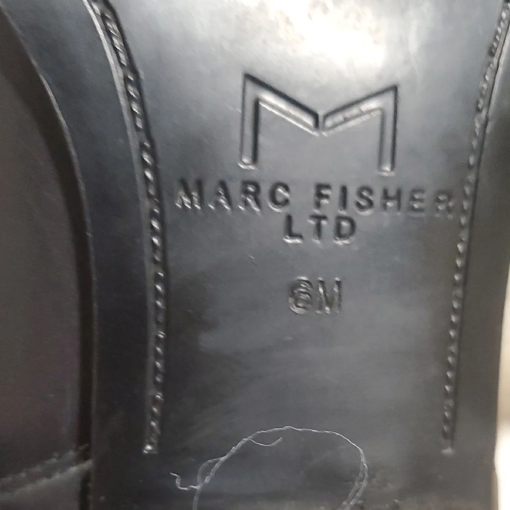 Chic Marc Fisher Black Leather Ankle Booties